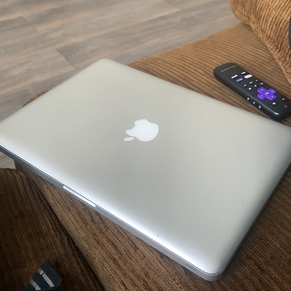 MacBook Pro - Picture 5 of 5